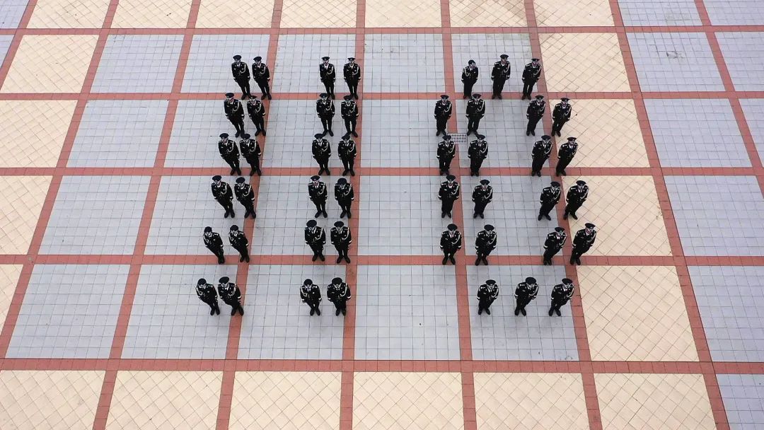 你好,警察节| 高明下载365app_365bet正网娱乐_365注册后怎么注销举行升警旗仪式